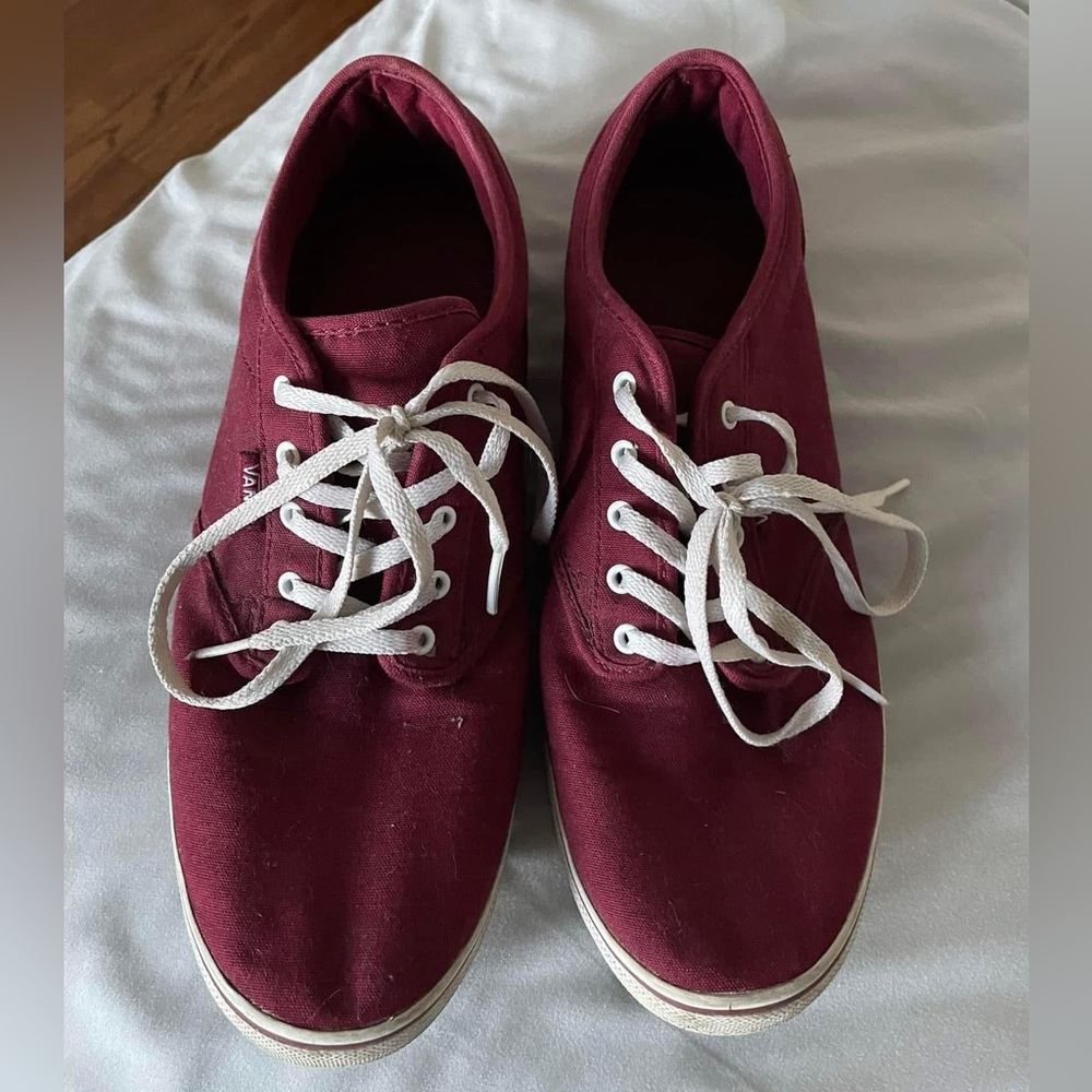 Womens Maroon Vans Canvas Shoes with White Laces